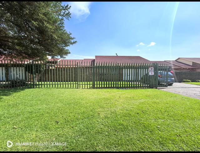 3 BEDROOM APARTMENT FOR SALE IN BIRCHLEIGH NORTH